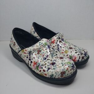 Practical Brand Womens size 7.5 Slip Resistant Multicolor Floral Leather Clogs
